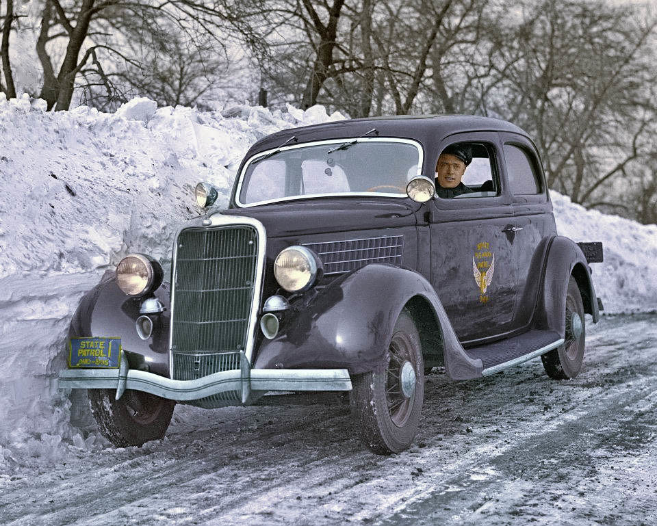 1935_ford_ohio_state_highway_patrol.jpg