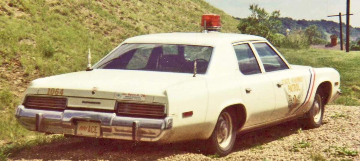 1975_Plymouth_Grand_Fury-rear.jpg