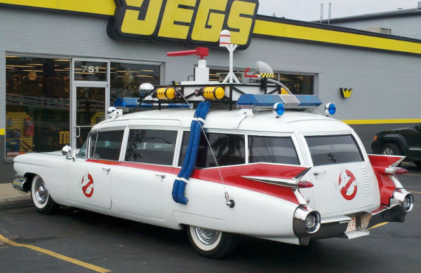 Building A Ghostbusters ECTO-1 Ectomobile - Code 3 Garage