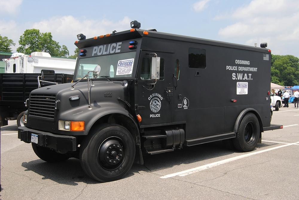 lapd swat vehicles