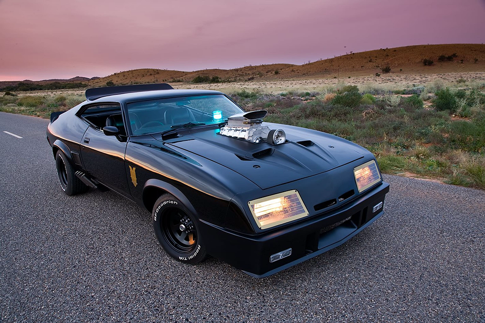 Mad Max V8 Interceptor - Code 3 Garage